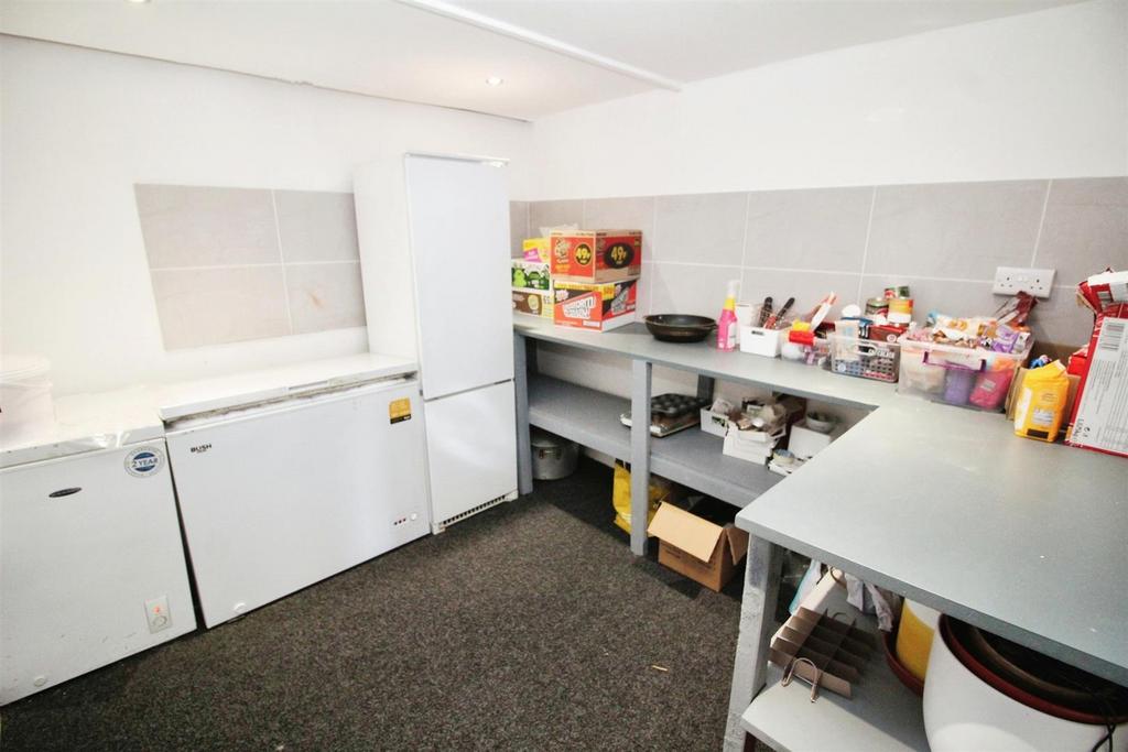 Kitchen &amp; Gym
