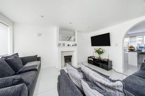 3 bedroom terraced house for sale, Channel Close, Hounslow