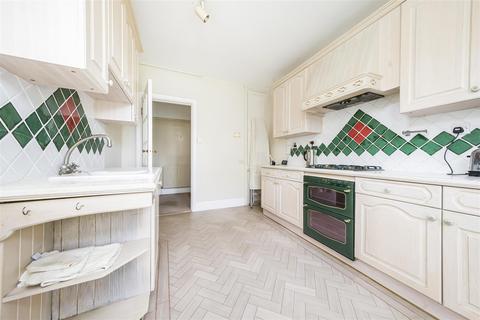 2 bedroom flat for sale, Park Lane, Richmond