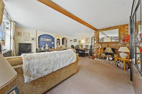 3 bedroom cottage for sale, Club Lane, Woodford NN14