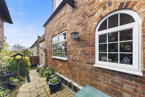 3 bedroom cottage for sale, Club Lane, Woodford NN14