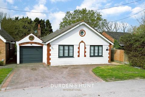 4 bedroom chalet for sale - Cumley Road, Toot Hill, Ongar, CM5