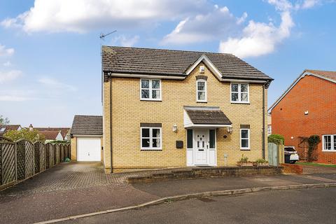 3 bedroom detached house for sale, Hazel Close, Shefford, SG17