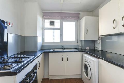 1 bedroom flat for sale, Upper Clapton Road, London, E5