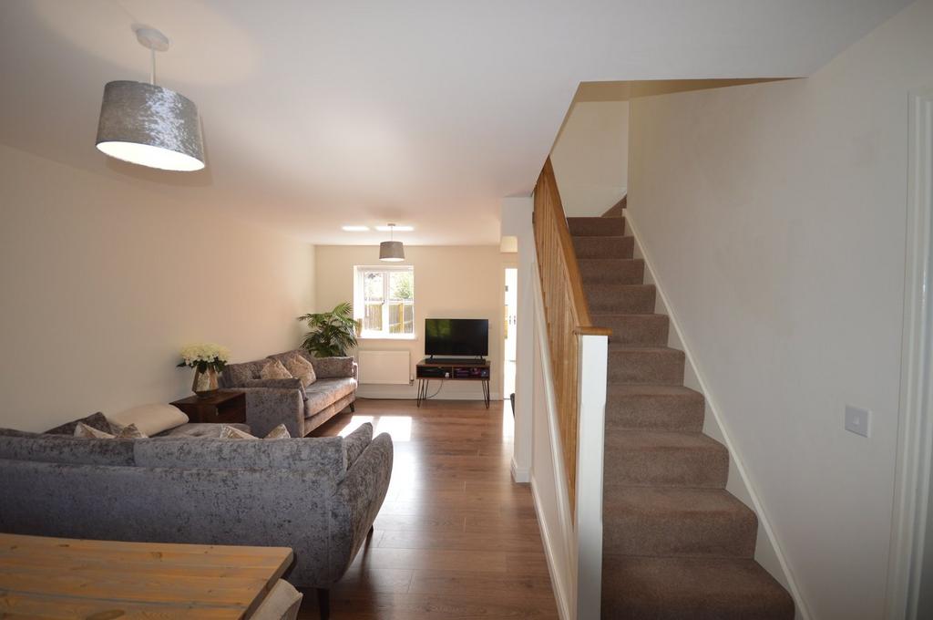 School Lane, Great Leighs... 4 bed terraced house £1,950 pcm (£450 pw)