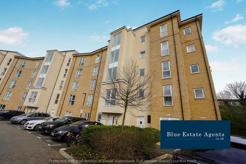 2 bedroom apartment to rent, Hunting Place, Hounslow, TW5