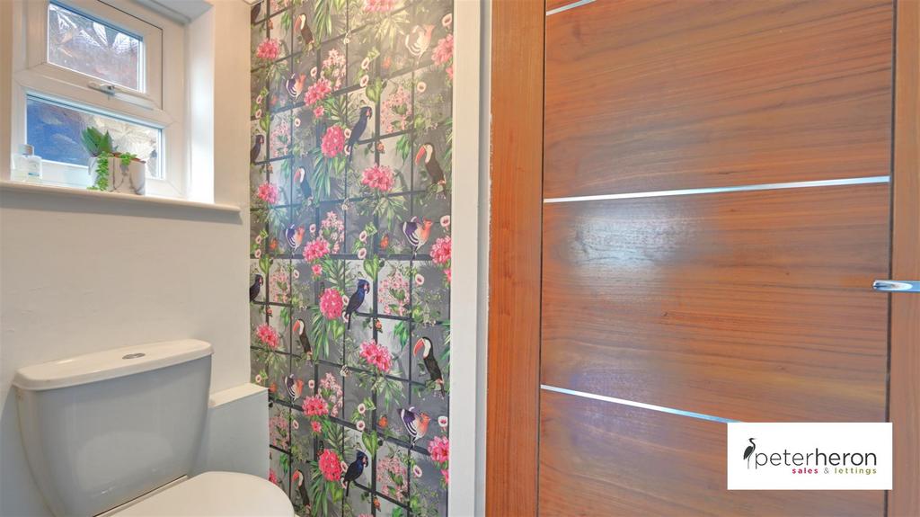 Cloakroom/WC