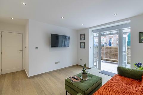 3 bedroom apartment to rent, Ebury Bridge Road, Pimlico, SW1W