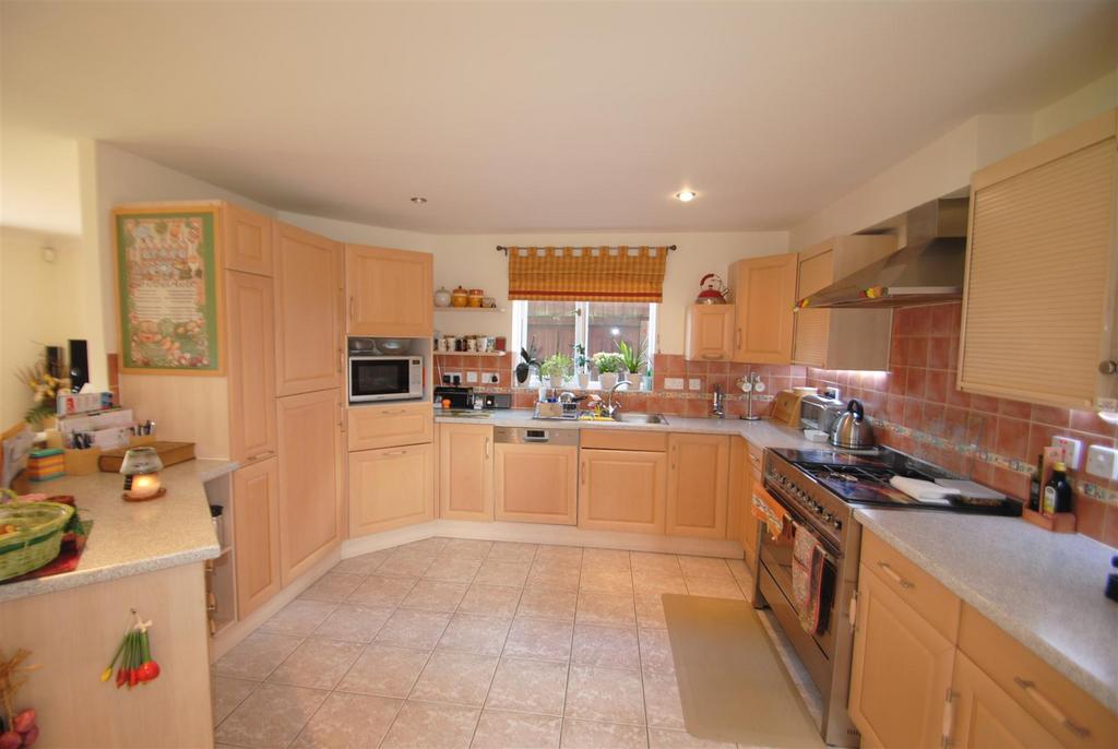 Croft Gardens, Warrington WA4 4 bed detached house for sale £575,000
