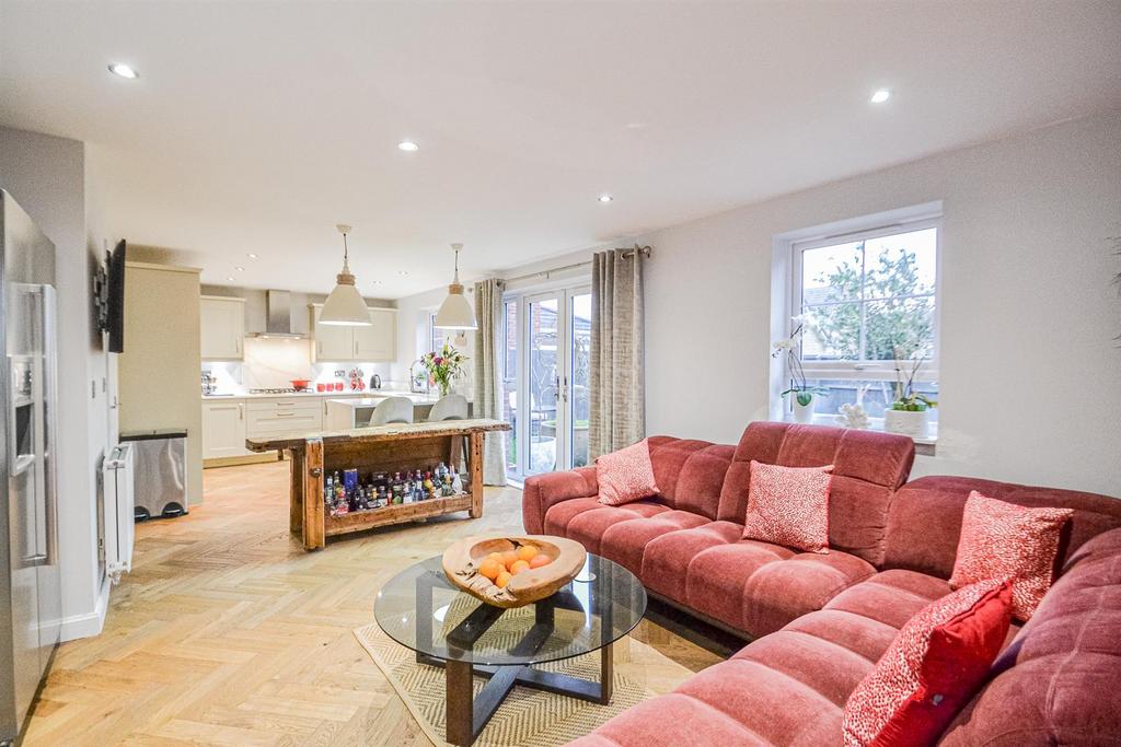 Family Room &amp; Dining Kitchen