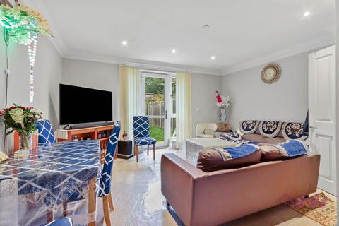 5 bedroom terraced house for sale, Osterley Park, Southall UB2 4GQ