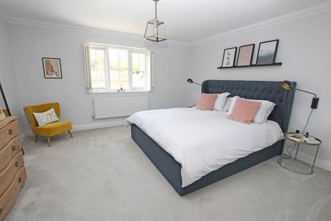 4 bedroom detached house for sale, Chalvington Road, Eastbourne, BN21 2SX