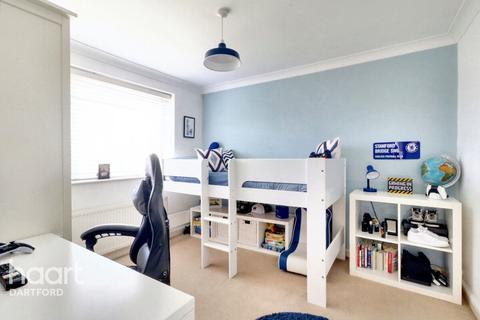 8 Swaledale Road, Dartford, DA2 6JZ