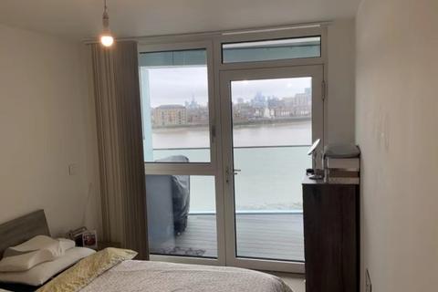 2 bedroom flat to rent, Cable Walk, London SE10