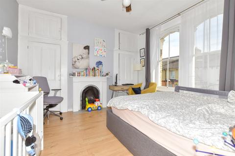 3 De Burgh Hill, Dover, CT17 0BS