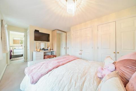 8 Blenheim Way, Southmoor, Abingdon, OX13 5NQ