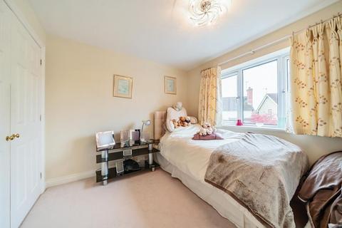 8 Blenheim Way, Southmoor, Abingdon, OX13 5NQ