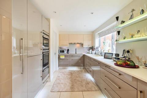 8 Blenheim Way, Southmoor, Abingdon, OX13 5NQ