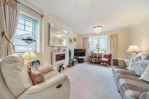 8 Blenheim Way, Southmoor, Abingdon, OX13 5NQ