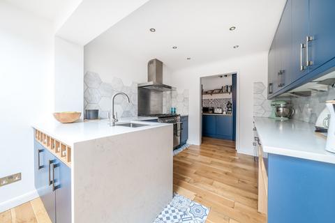 38 Critchmere Lane, Haslemere, GU27 1PT
