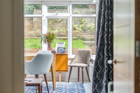 38 Critchmere Lane, Haslemere, GU27 1PT