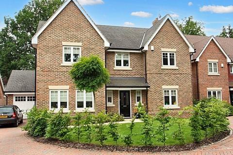 5 bedroom detached house for sale, Pinehurst Gardens, Surrey KT14