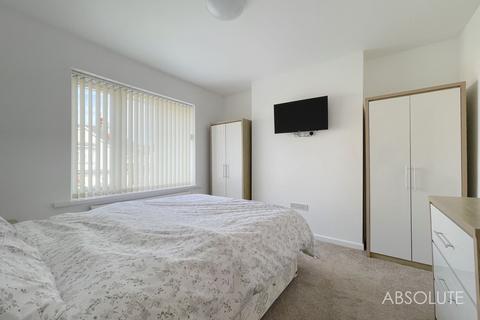 2 bedroom apartment to rent, Cedar Road, Paignton, TQ3