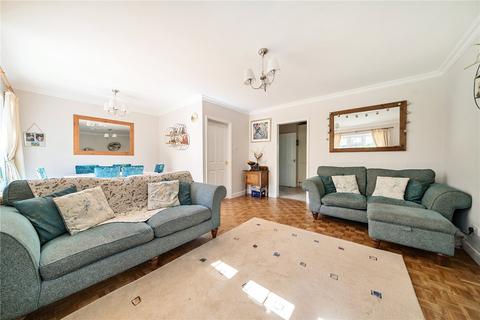 6 Heather Close, Farnham, GU9 8SD