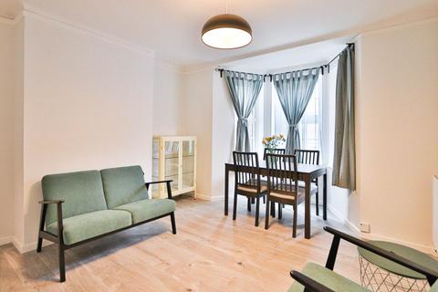 2 bedroom flat to rent, West Barnes Lane, New Malden