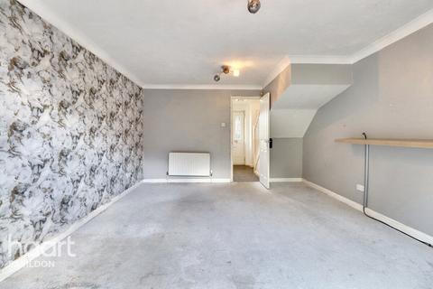 2 bedroom end of terrace house for sale, Downs Grove, Basildon