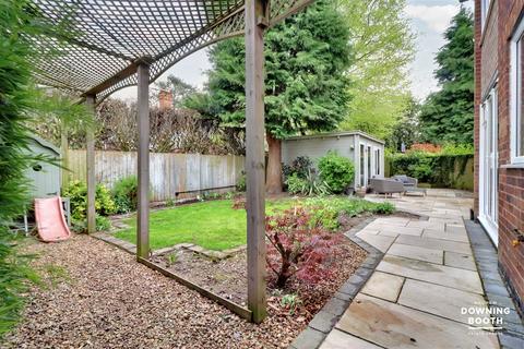 6 Babbington Close, Lichfield, WS14 9LW