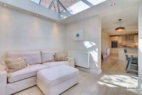 6 Babbington Close, Lichfield, WS14 9LW