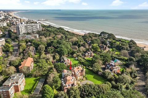 3 bedroom apartment for sale, West Overcliff Drive, West Overcliff, Bournemouth, BH4