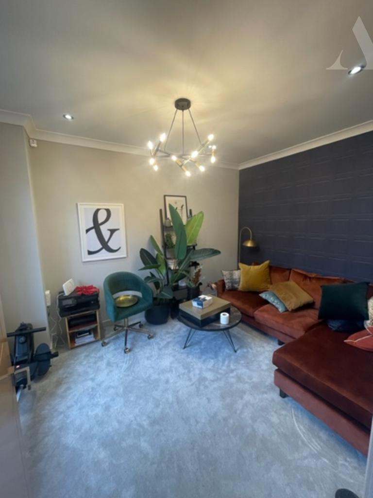 5 Beaufort Drive lounge