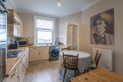 2 bedroom flat to rent, 1142L – Ferry Road, Edinburgh, EH5 3NP