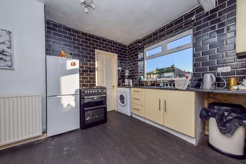 2 bedroom semi-detached house for sale, Raylands Way, Leeds
