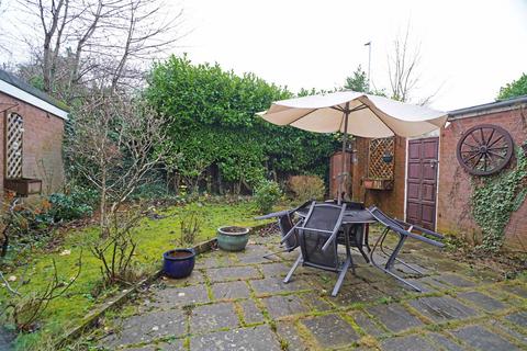 11 Greenway, Warwick, CV34 5SG