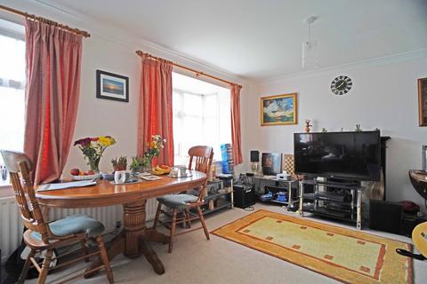 11 Greenway, Warwick, CV34 5SG