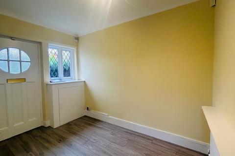 3 bedroom semi-detached house to rent, Hatley Close, London N11