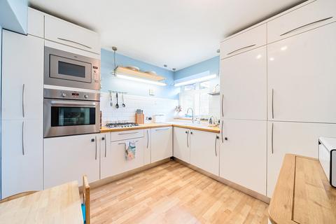 2 bedroom flat for sale, South Terrace, Surbiton, KT6