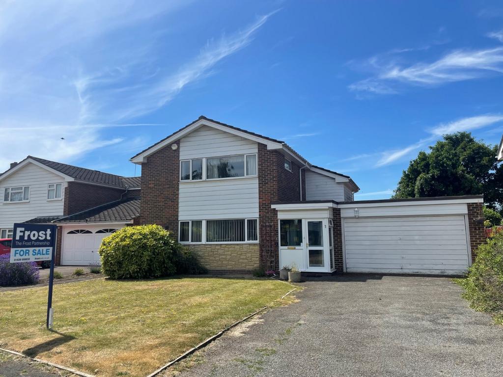 The Fairway, Burnham, SL1 5 bed detached house for sale £975,000