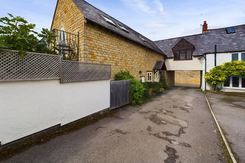 4 bedroom cottage for sale, Stocks Hill, Silverstone, NN12