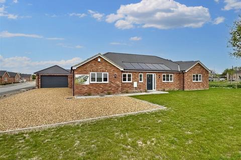4 bedroom detached bungalow for sale - Acer Drive, Isleham, Ely