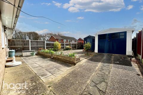 2 bedroom semi-detached bungalow for sale, Belmont Crescent, Colchester