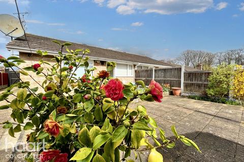 2 bedroom semi-detached bungalow for sale, Belmont Crescent, Colchester