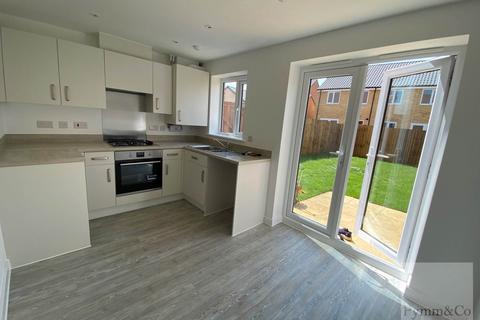 2 bedroom semi-detached house to rent, Stoat Mead, Norwich NR9