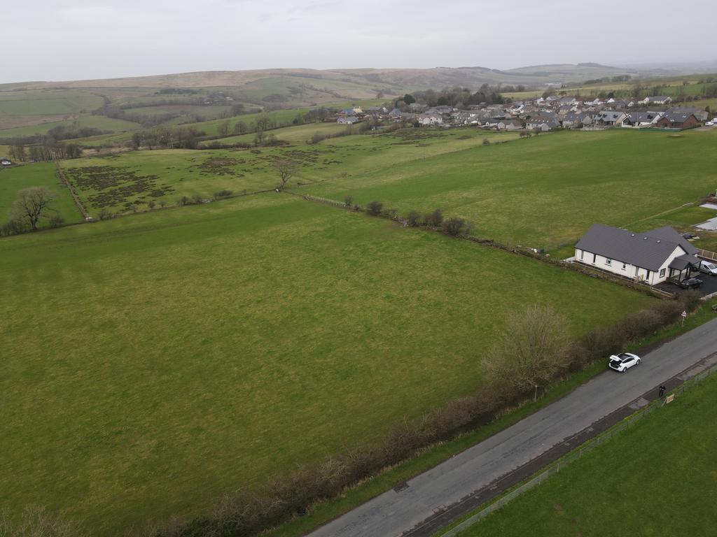 33.46 acres (13.54 ha) of... Land for sale £165,000