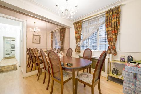 3 bedroom flat for sale, Portman Square, Marylebone