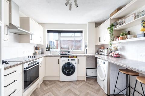 2 bedroom flat for sale, Rowlands Road, Worthing, West Sussex, BN11