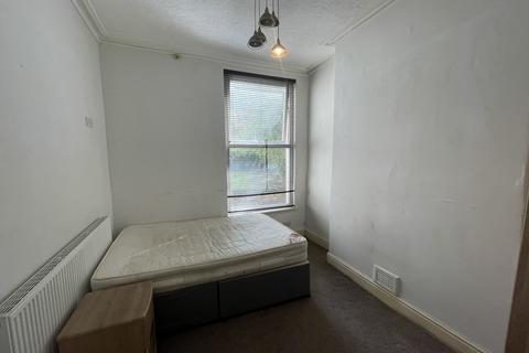 5 bedroom house share to rent - Folly Lane,  Warrington, WA5